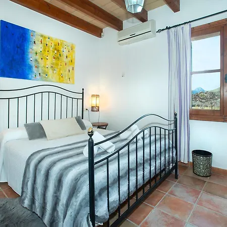 Owl Moya - Walking Distance To The * Port de Pollenca