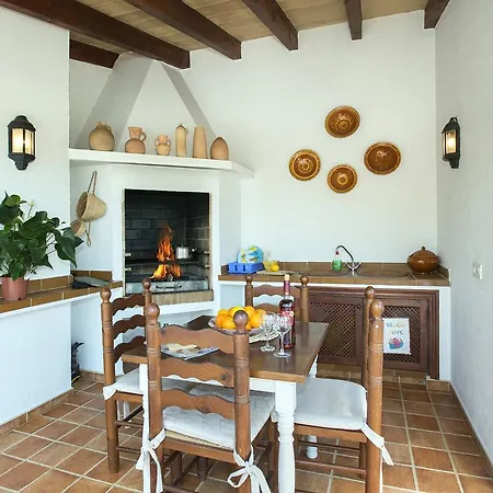 Owl Moya - Walking Distance To The * Port de Pollenca