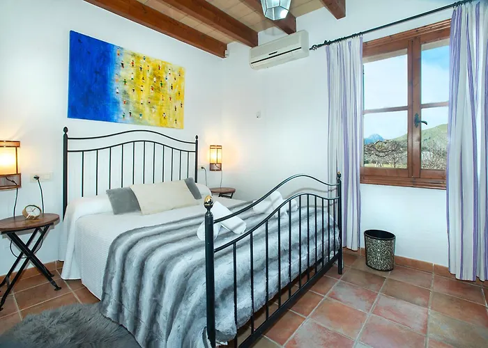 Owl Moya - Walking Distance To The * 波连萨港